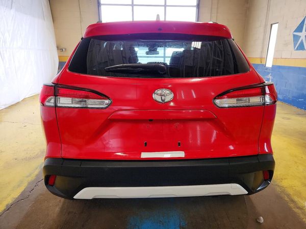 2022 TOYOTA COROLLA CROSS LE