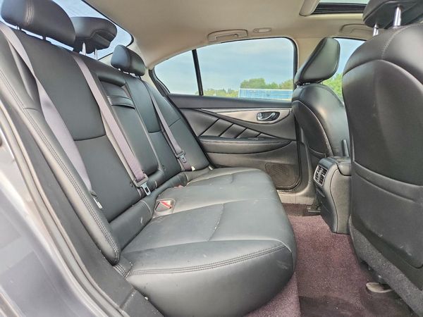 2016 INFINITI Q50
