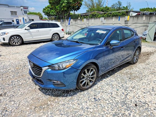 2018 MAZDA 3 Touring