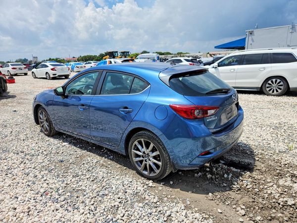 2018 MAZDA 3 Touring