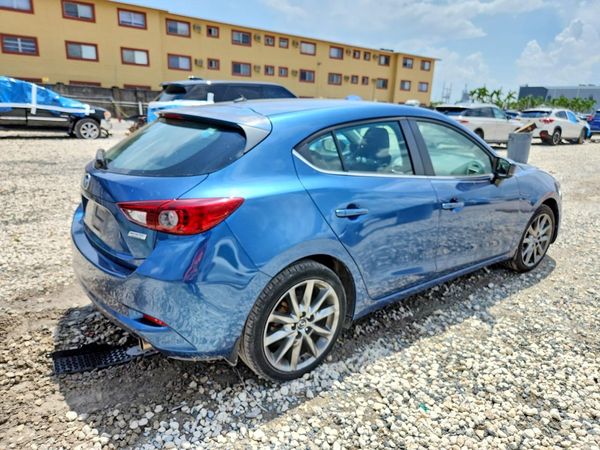 2018 MAZDA 3 Touring