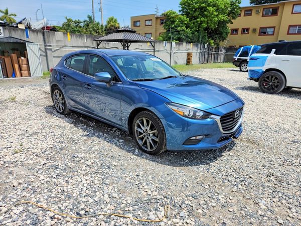 2018 MAZDA 3 Touring