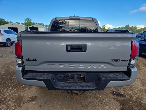 2017 TOYOTA TACOMA
