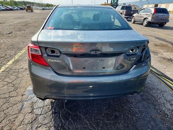 2014 TOYOTA CAMRY