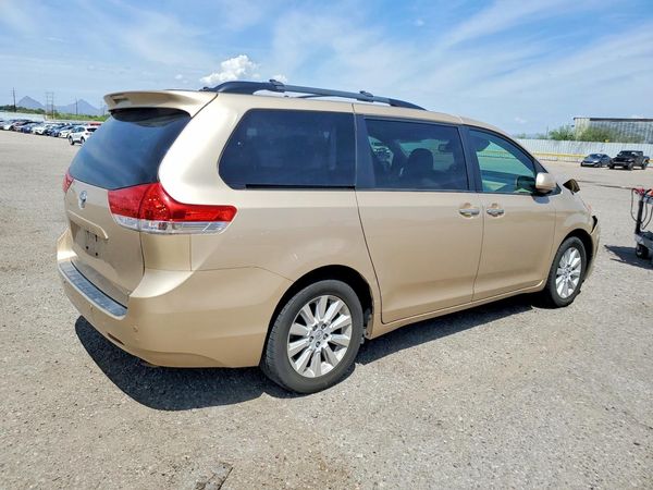 2014 TOYOTA SIENNA — PSRA