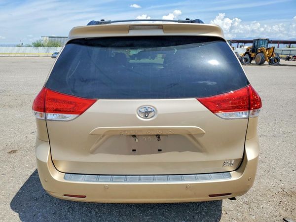 2014 TOYOTA SIENNA — DIRR