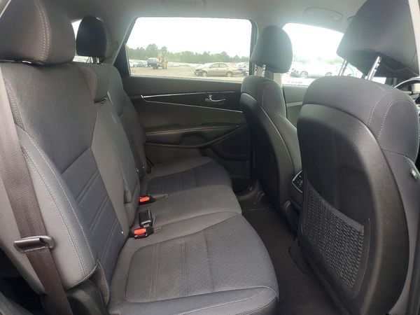 2017 KIA SORENTO L, LX