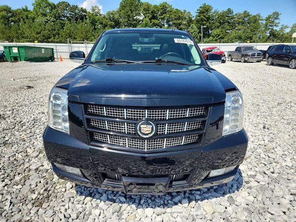 2013 CADILLAC ESCALADE Premium