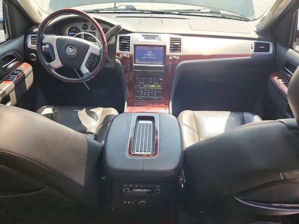 2013 CADILLAC ESCALADE Premium