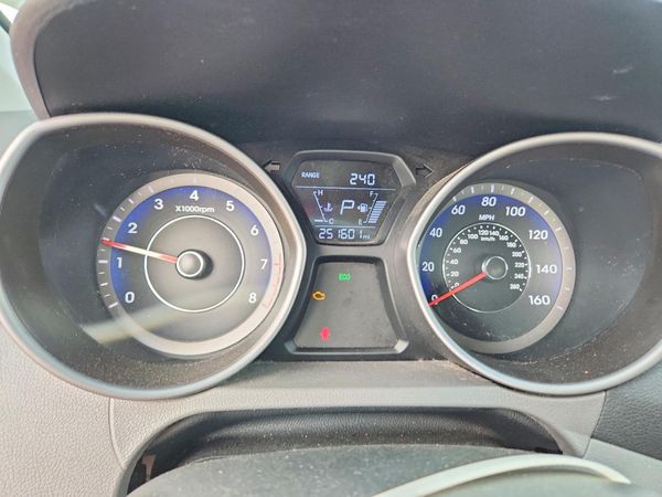 2014 HYUNDAI ELANTRA GLS (Middle)