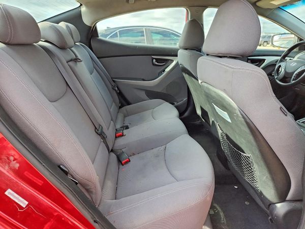 2014 HYUNDAI ELANTRA GLS (Middle)