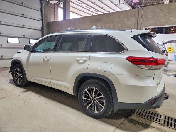 2017 TOYOTA HIGHLANDER