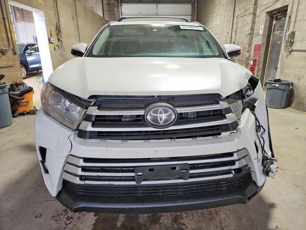 2017 TOYOTA HIGHLANDER