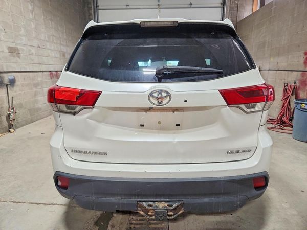 2017 TOYOTA HIGHLANDER
