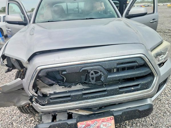 2016 TOYOTA TACOMA