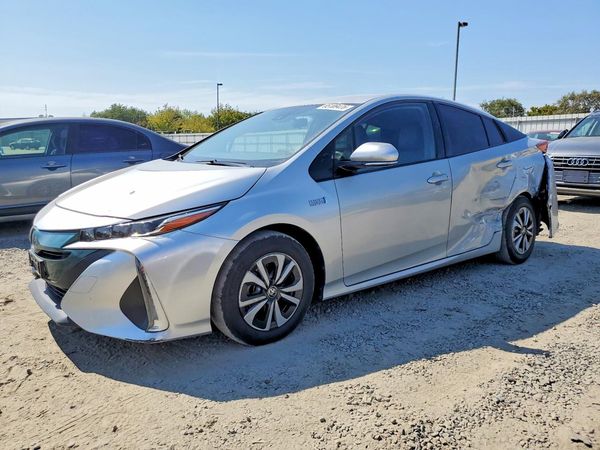 2018 TOYOTA PRIUS Plus/Premium/Advanced