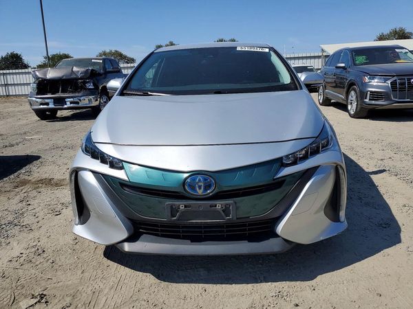 2018 TOYOTA PRIUS Plus/Premium/Advanced