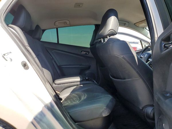 2018 TOYOTA PRIUS Plus/Premium/Advanced