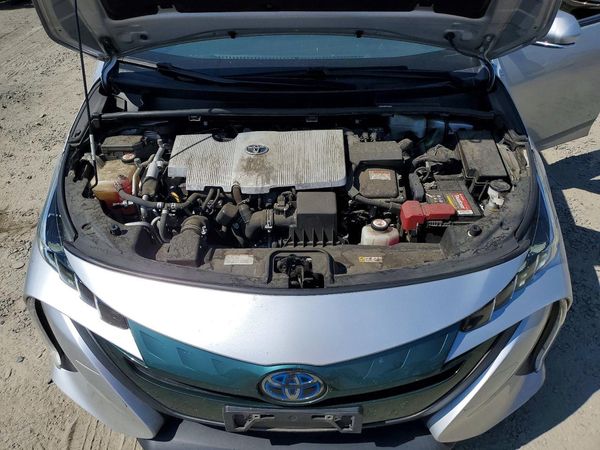 2018 TOYOTA PRIUS Plus/Premium/Advanced