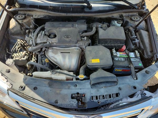 2012 TOYOTA CAMRY — Engine bay