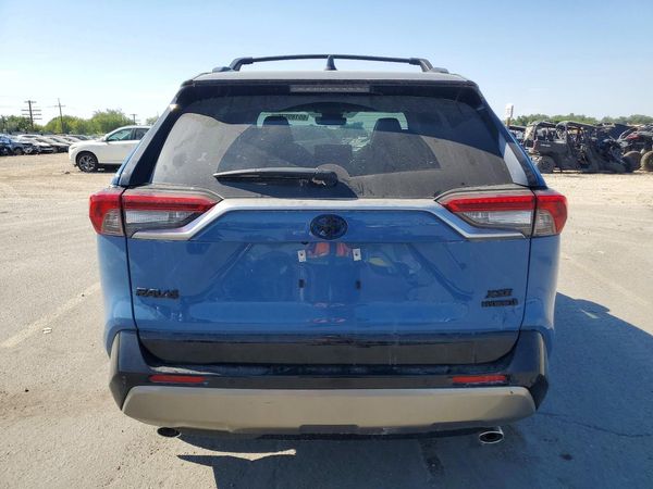 2024 TOYOTA RAV4 XSE