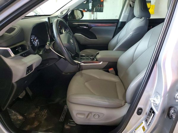 2021 TOYOTA HIGHLANDER