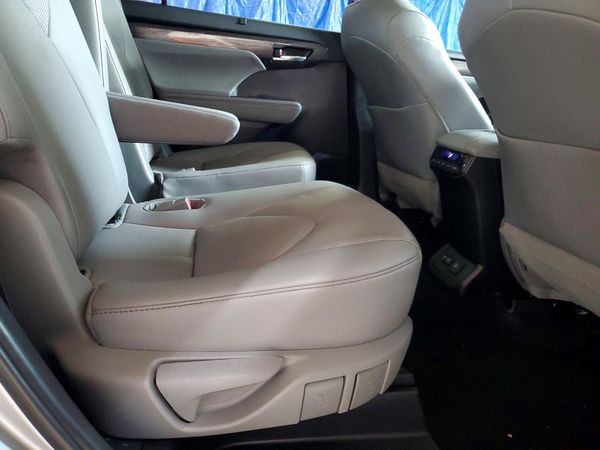 2021 TOYOTA HIGHLANDER