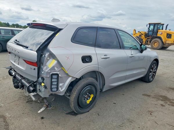 2024 VOLVO XC60 Plus Dark