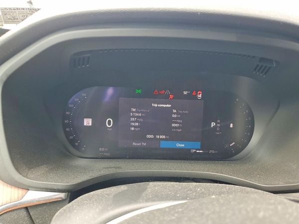2024 VOLVO XC60 Plus Dark
