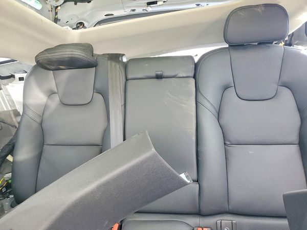 2024 VOLVO XC60 Plus Dark