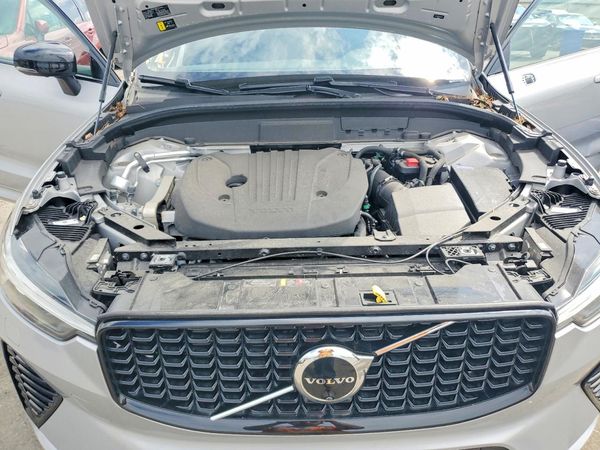 2024 VOLVO XC60 Plus Dark