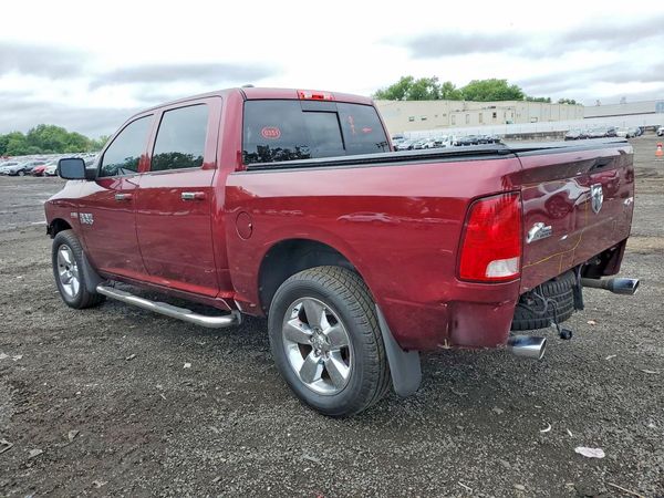 2016 RAM 1500 SLT CREW CAB 4X4