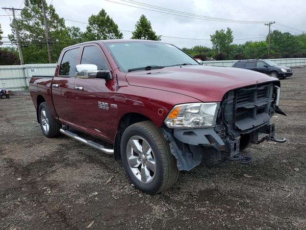 2016 RAM 1500 SLT CREW CAB 4X4