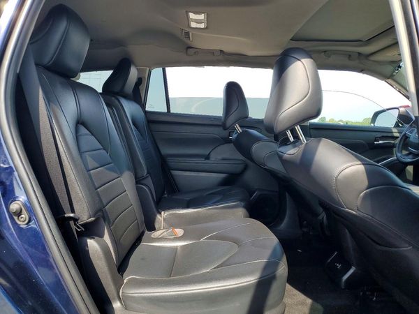 2022 TOYOTA HIGHLANDER