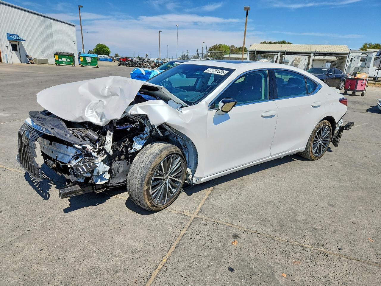 2025 LEXUS ES300 300h Premium — Front 3/4
