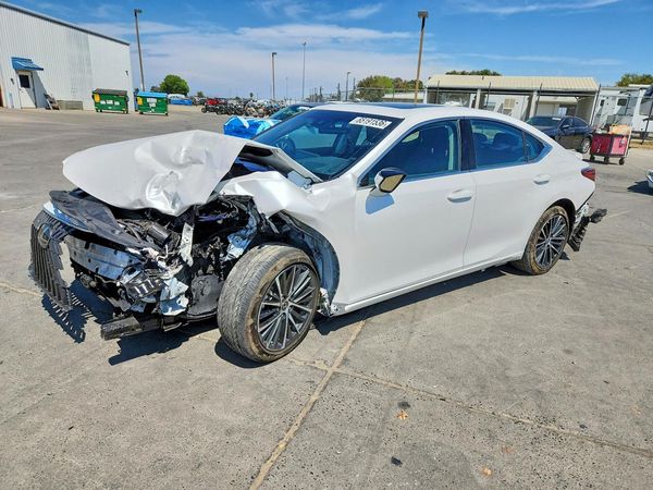 2025 LEXUS ES300 300h Premium — Front 3/4