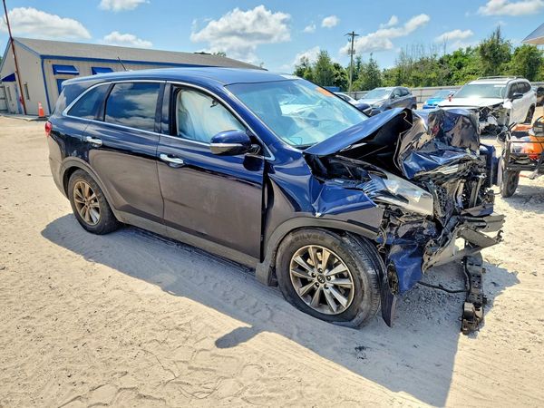 2020 KIA SORENTO L, LX, S — Passenger 3/4
