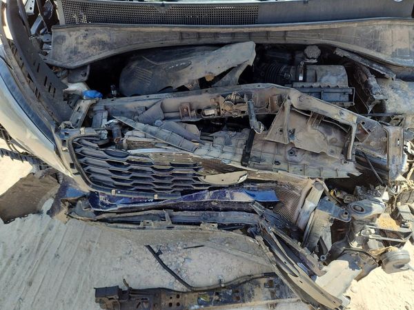 2020 KIA SORENTO L, LX, S — Engine bay