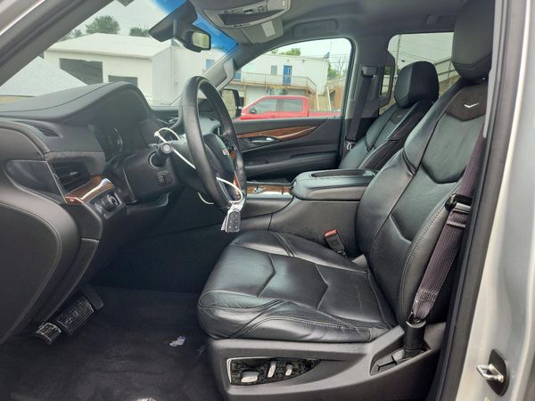 2016 CADILLAC ESCALADE Standard