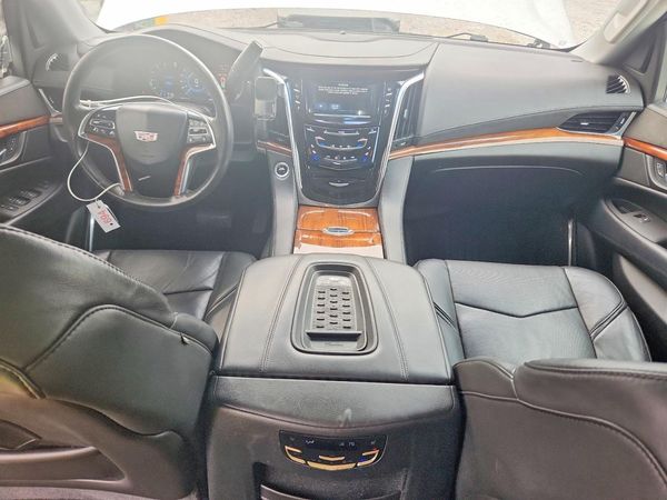2016 CADILLAC ESCALADE Standard