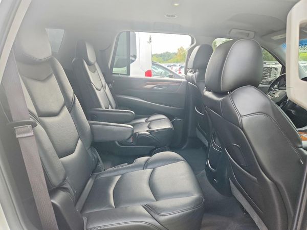 2016 CADILLAC ESCALADE Standard