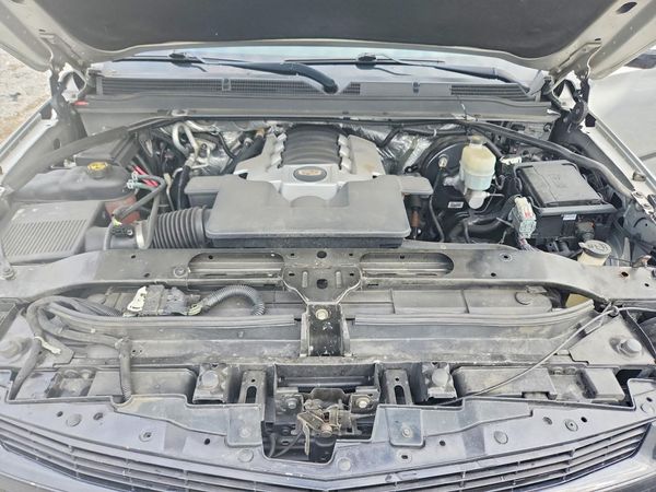 2016 CADILLAC ESCALADE Standard