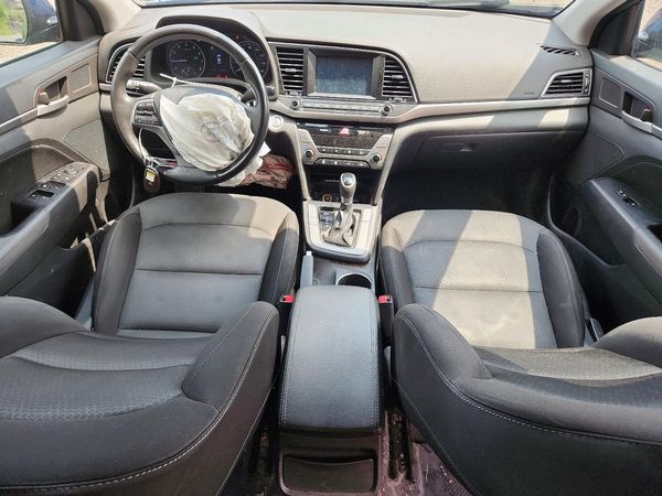 2017 HYUNDAI ELANTRA