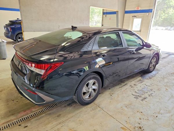 2024 HYUNDAI ELANTRA