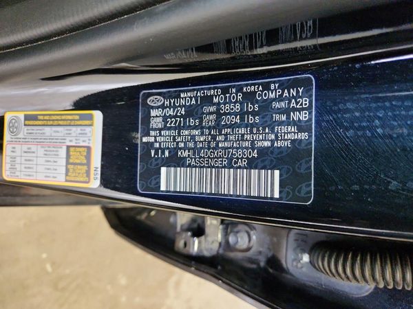 2024 HYUNDAI ELANTRA