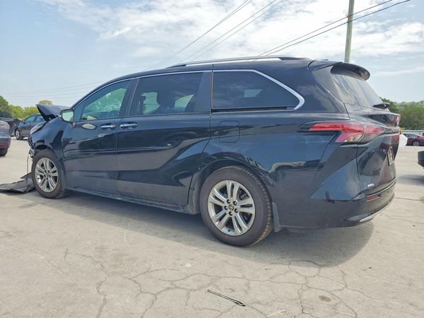 2023 TOYOTA SIENNA Platinum