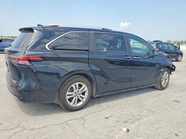 2023 TOYOTA SIENNA Platinum