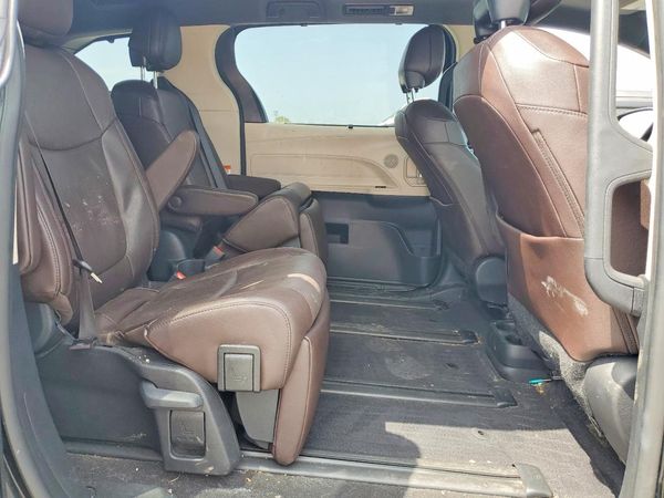 2023 TOYOTA SIENNA Platinum