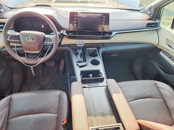 2024 TOYOTA SIENNA