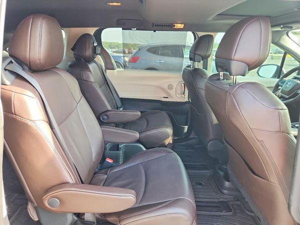2024 TOYOTA SIENNA